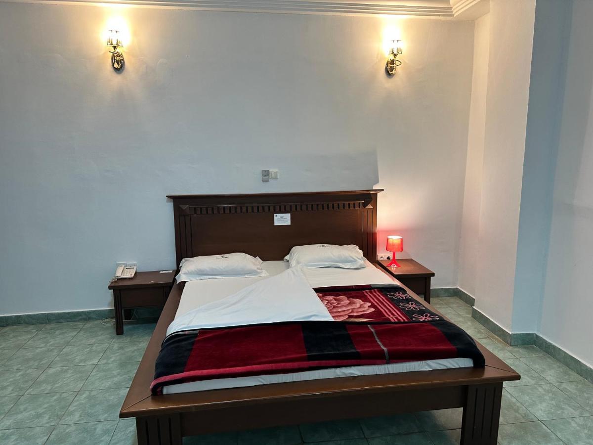 Prodiges Hotel Yaounde Exterior photo